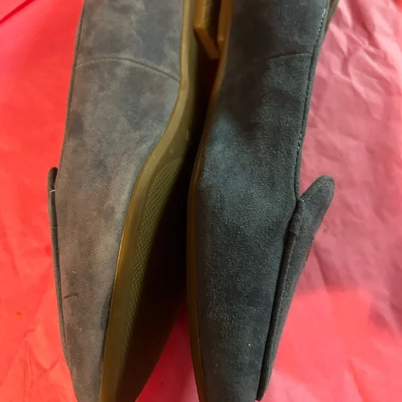 Talbots Women’s size 6.6 Light Blue Suede Loafers with Bee Design never worn - Picture 5 of 11